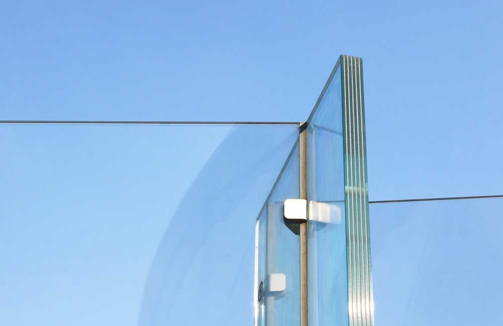 erkély üvegkorlát