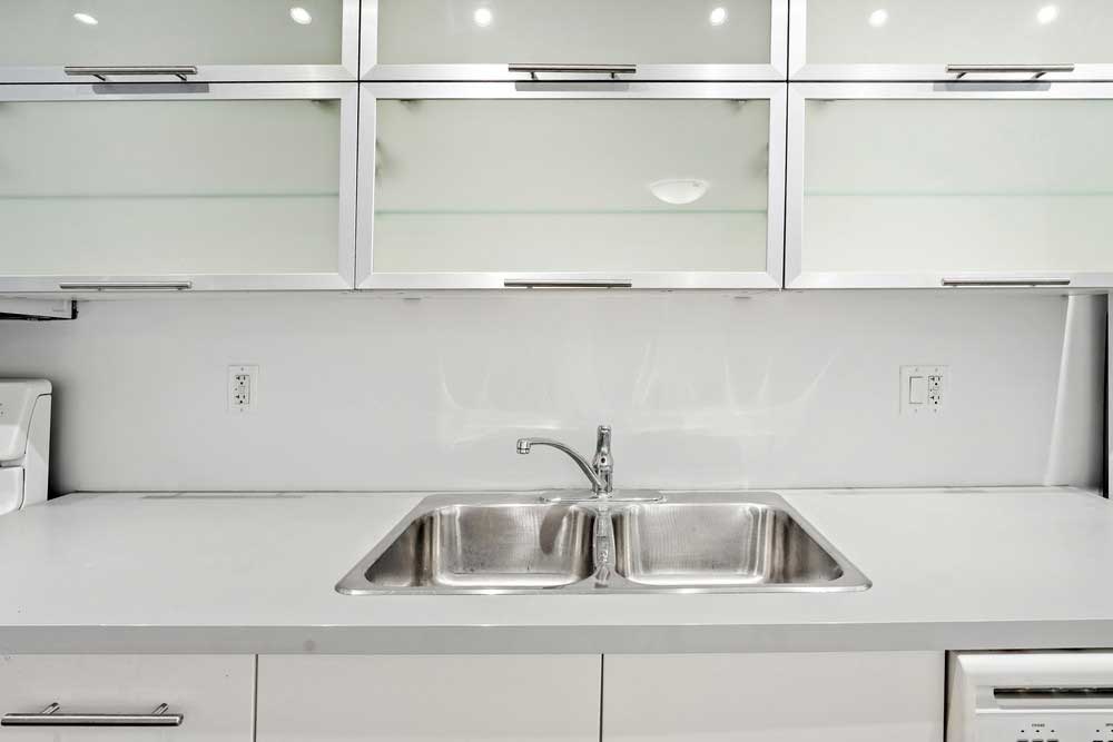 konyhai üveghátfal